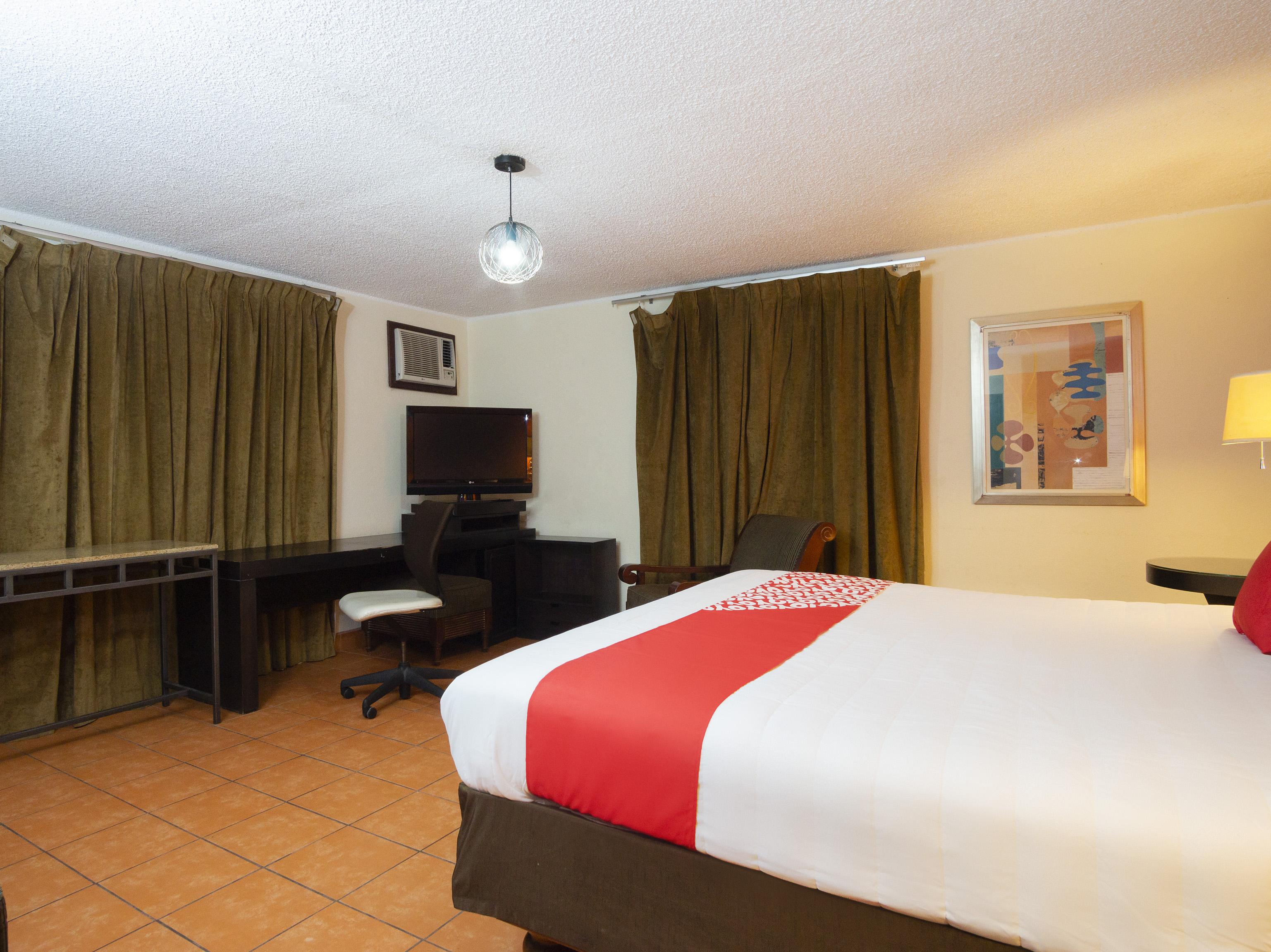 Oyo Hotel Hacienda Don Luis, Rosarito Zewnętrze zdjęcie A typical OYO hotel room in San Francisco, California