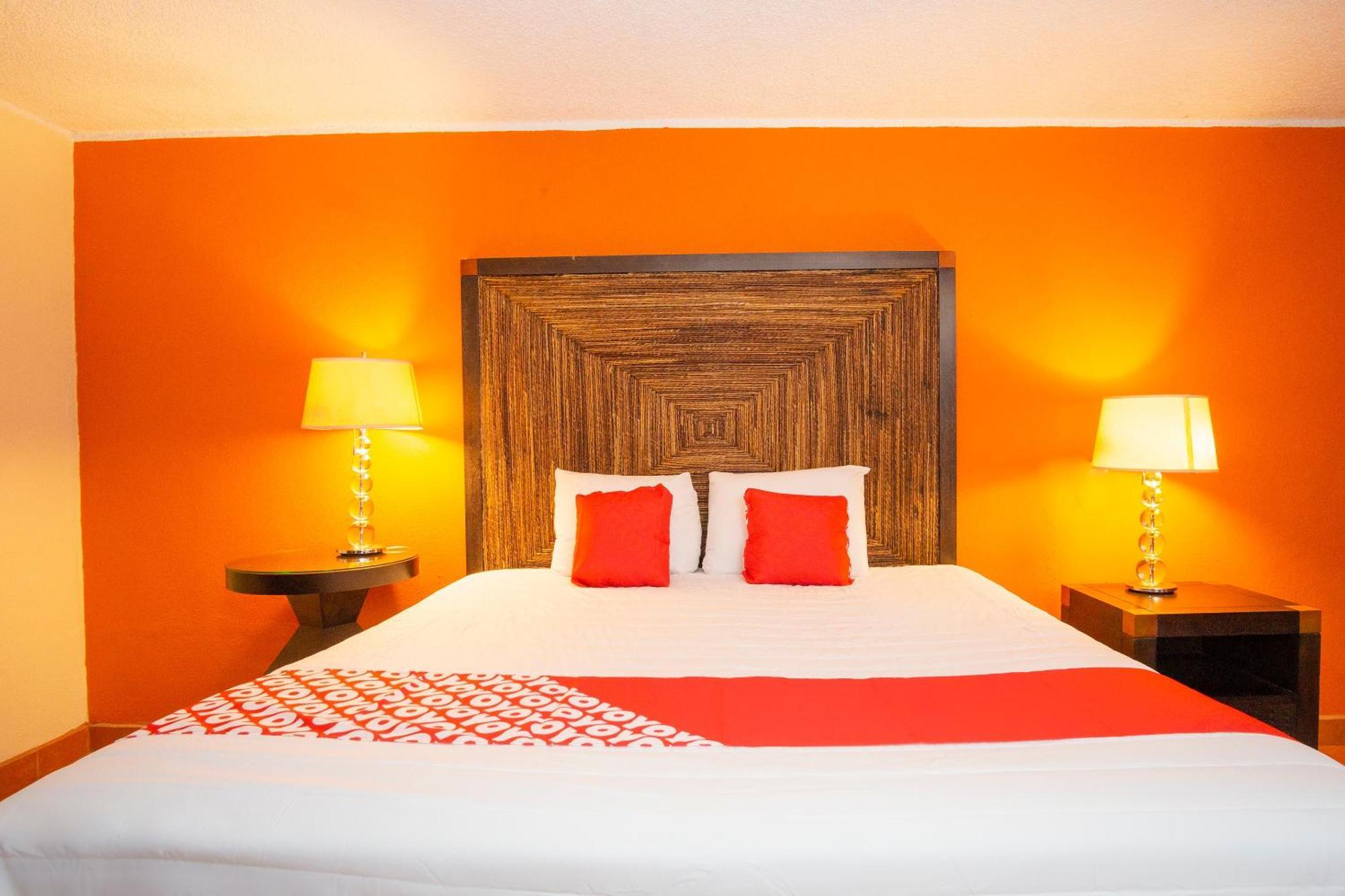 Oyo Hotel Hacienda Don Luis, Rosarito Zewnętrze zdjęcie A typical OYO hotel room