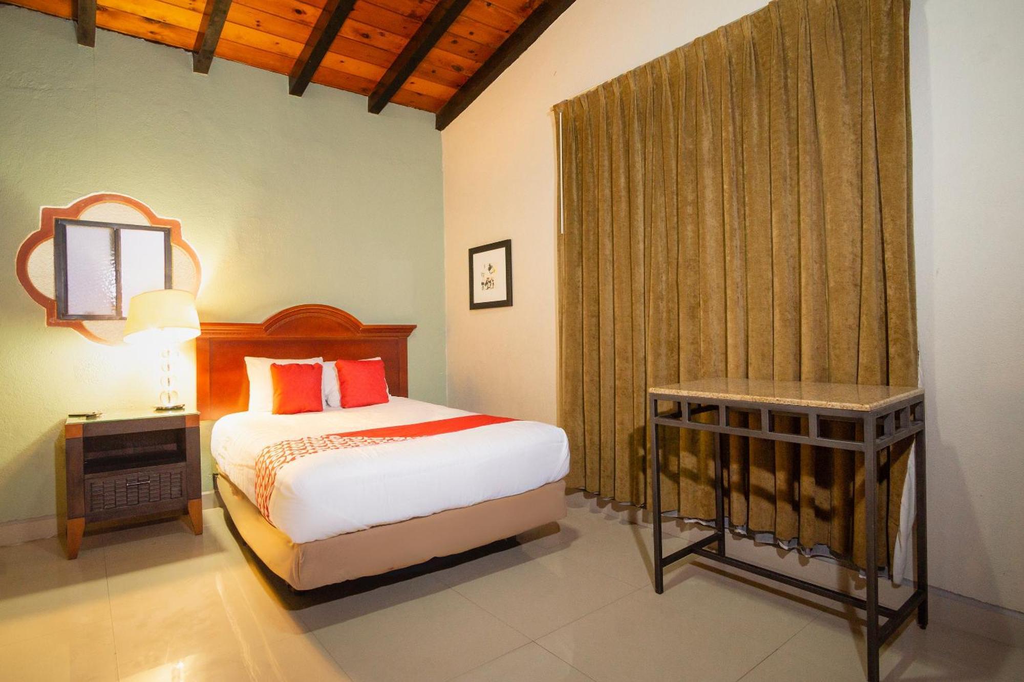 Oyo Hotel Hacienda Don Luis, Rosarito Zewnętrze zdjęcie A bedroom at the hotel