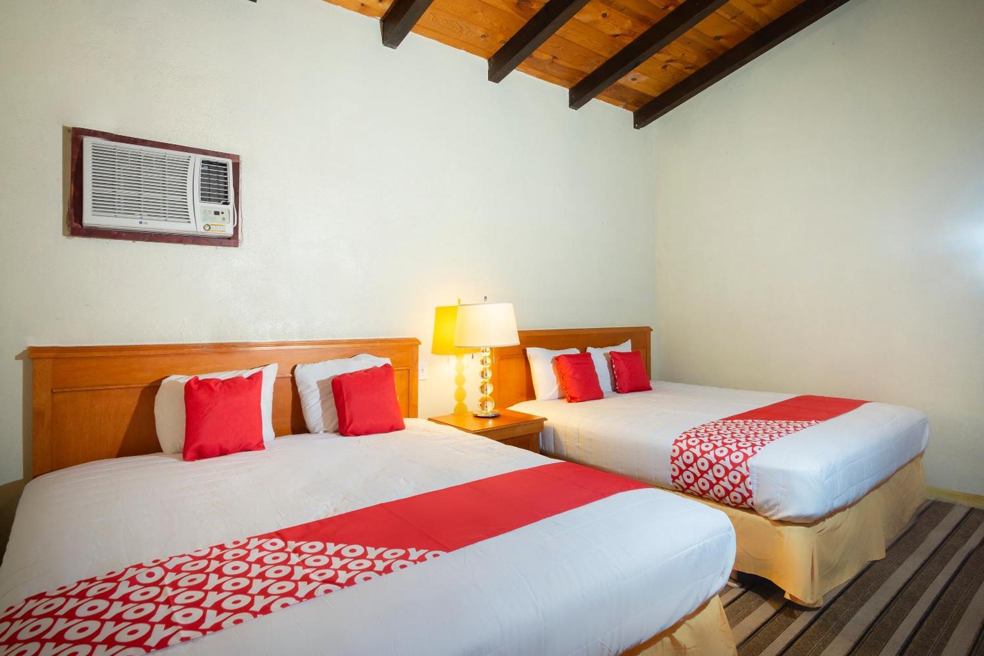 Oyo Hotel Hacienda Don Luis, Rosarito Zewnętrze zdjęcie A typical OYO hotel room